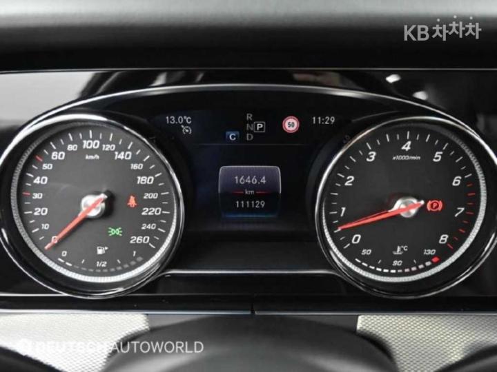 Mercedes-Benz E-Class W213 E300 Avantgarde 9