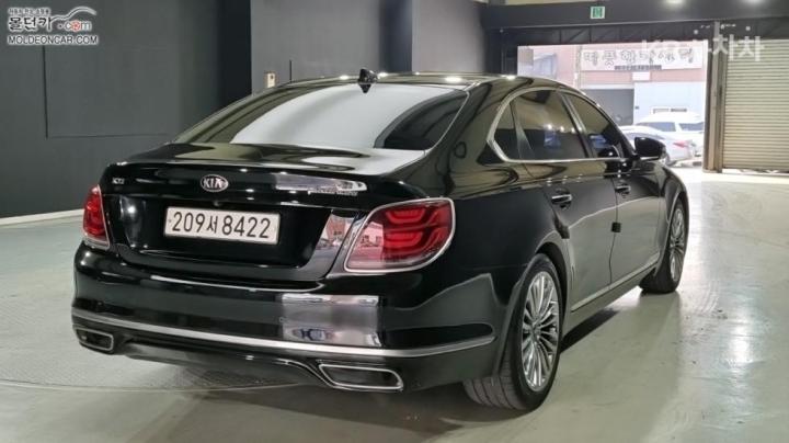 Kia K9 The 3.8 GDI Platinum II 3