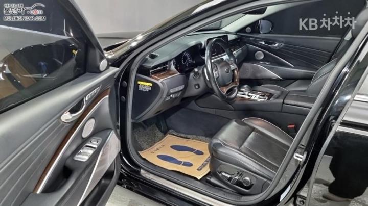 Kia K9 The 3.8 GDI Platinum II 10