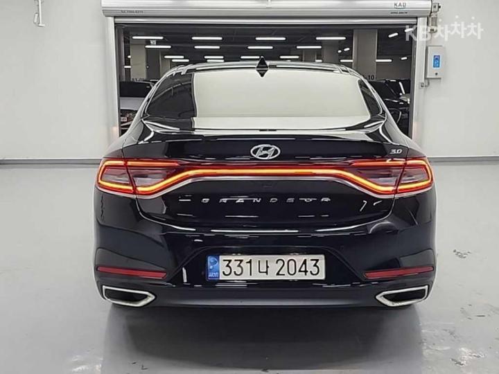 Hyundai Grandeur IG 3.0 Premium 4