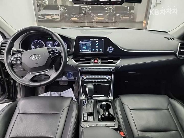 Hyundai Grandeur IG 3.0 Premium 8