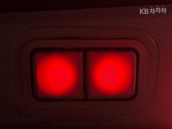 Mercedes-Benz E-Class W213 E220d Exclusive 7