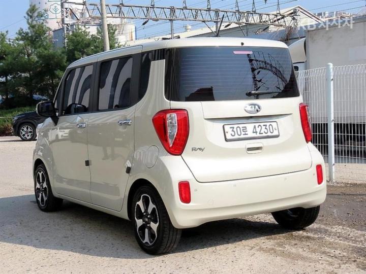 Kia Ray 1.0 Gasoline Prestige 4