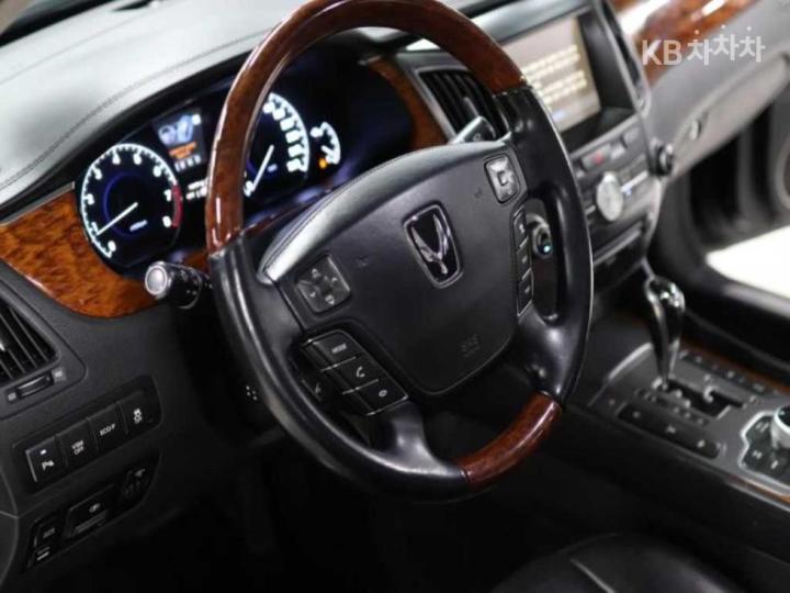 Hyundai Equus New VL500 Prestige Limousine 10