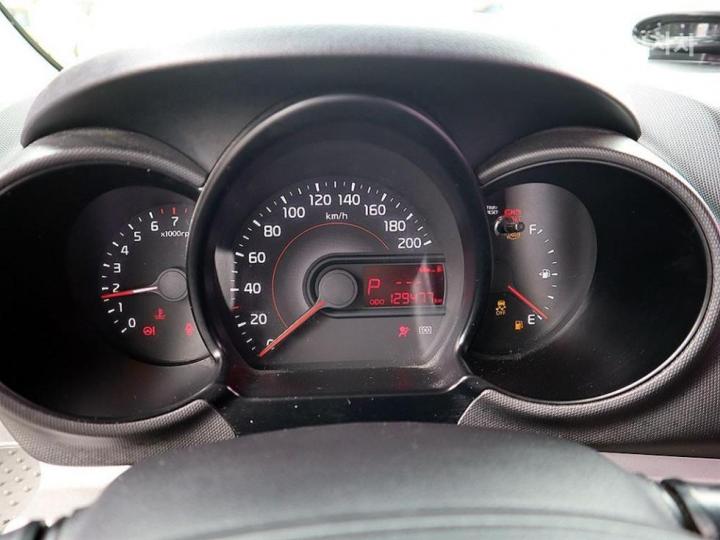 Kia Ray 1.0 Gasoline Luxury 10