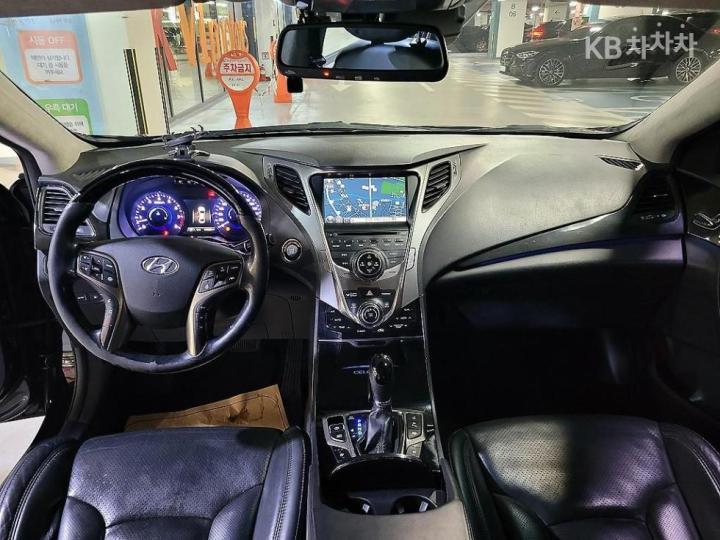 Hyundai Grandeur HG HG330 Celebrity 7