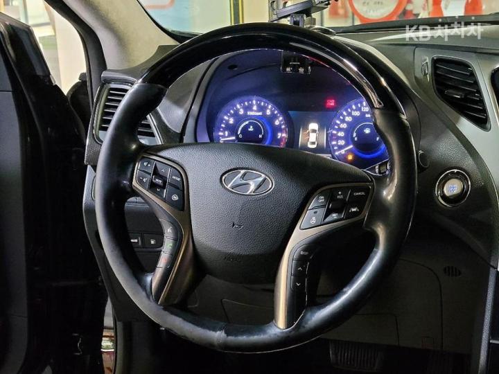 Hyundai Grandeur HG HG330 Celebrity 10