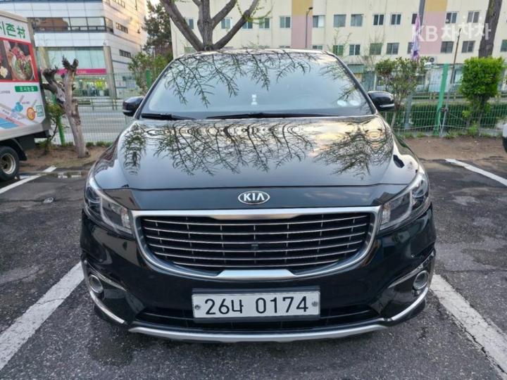 Kia Carnival 3.3 Gasoline Limousine President 2