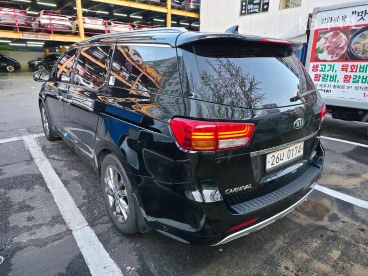 Kia Carnival 3.3 Gasoline Limousine President 7
