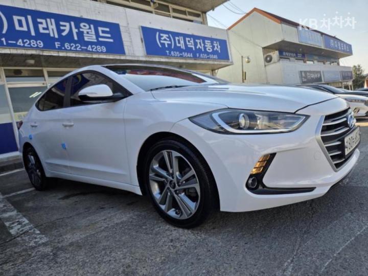 Hyundai Avante AD 1.6 GDi Value Plus 3