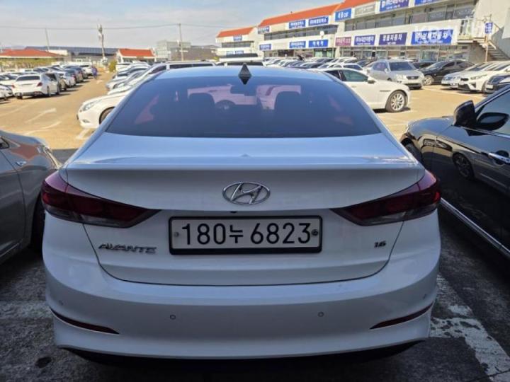 Hyundai Avante AD 1.6 GDi Value Plus 5