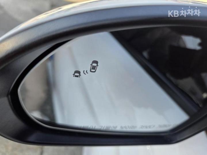 Hyundai Avante AD 1.6 GDi Value Plus 9