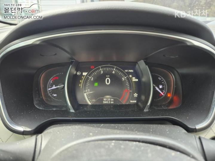 Renault SM6 1.6 TCe RE 10