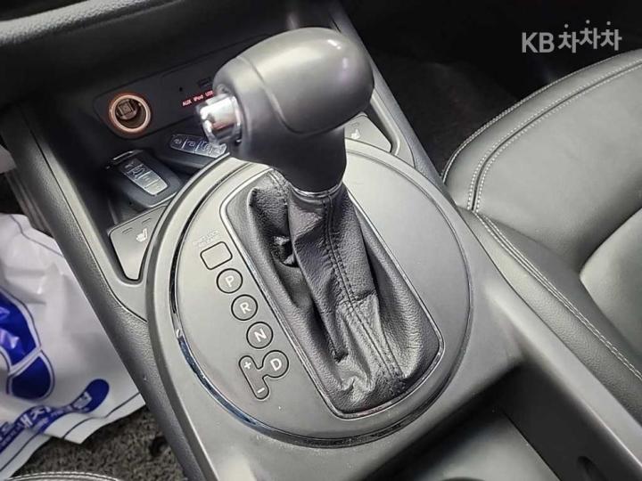 Kia Sportage R 2WD Diesel TLX Top Model 9