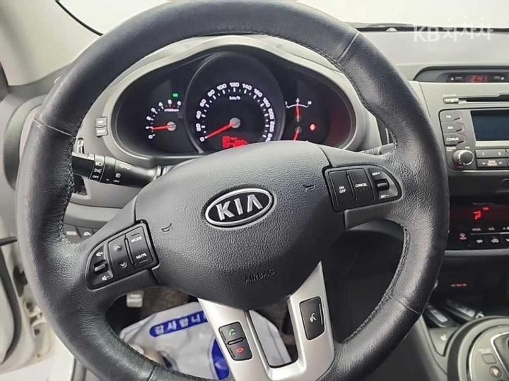 Kia Sportage R 2WD Diesel TLX Top Model 10