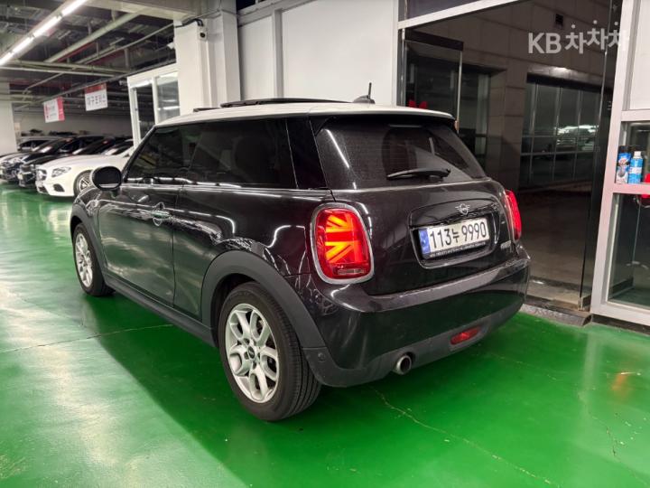 Mini Cooper 3 Duo 1.5 High Trim 5