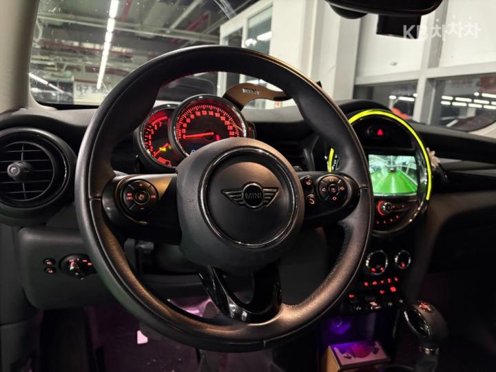 Mini Cooper 3 Duo 1.5 High Trim 7