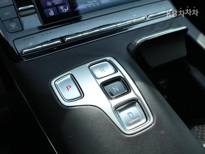 Hyundai Grandeur Hybrid 2.4 Calligraphy 8