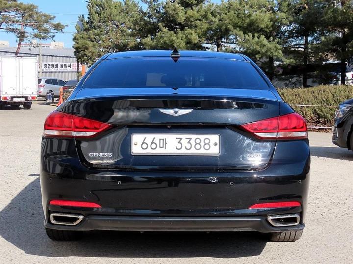 Hyundai Genesis DH G330 Premium AWD 5