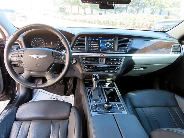 Hyundai Genesis DH G330 Premium AWD 8