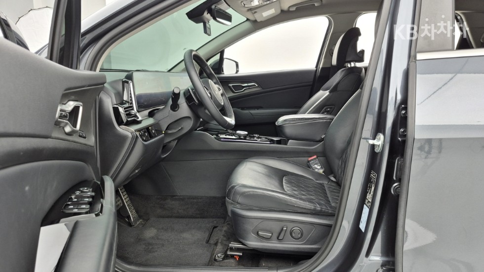 2022 - kia sportage