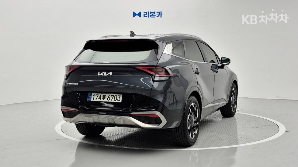 2022 - kia sportage