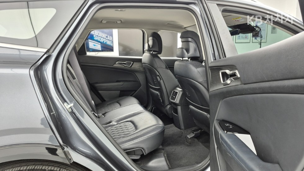 2022 - kia sportage