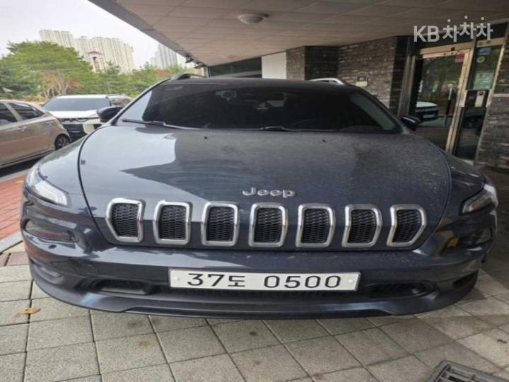 Jeep Cherokee 2.4 Longitude High 4