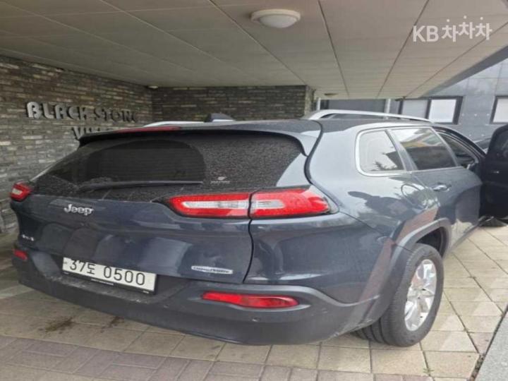 Jeep Cherokee 2.4 Longitude High 5