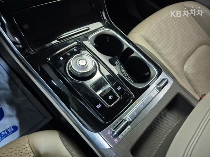 Kia Carnival D2.2 Signature 9