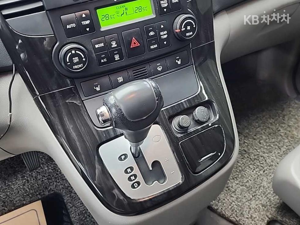 2011 - kia carnival