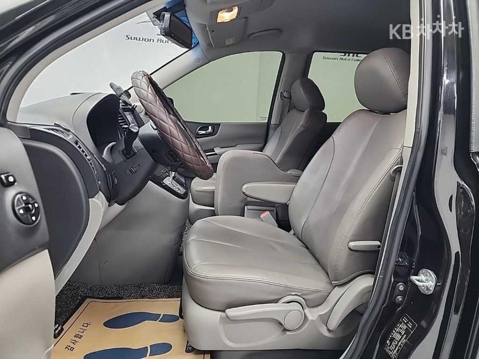 2011 - kia carnival