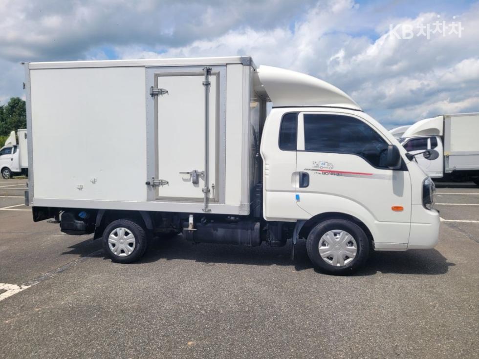 2021 - kia bongo iii