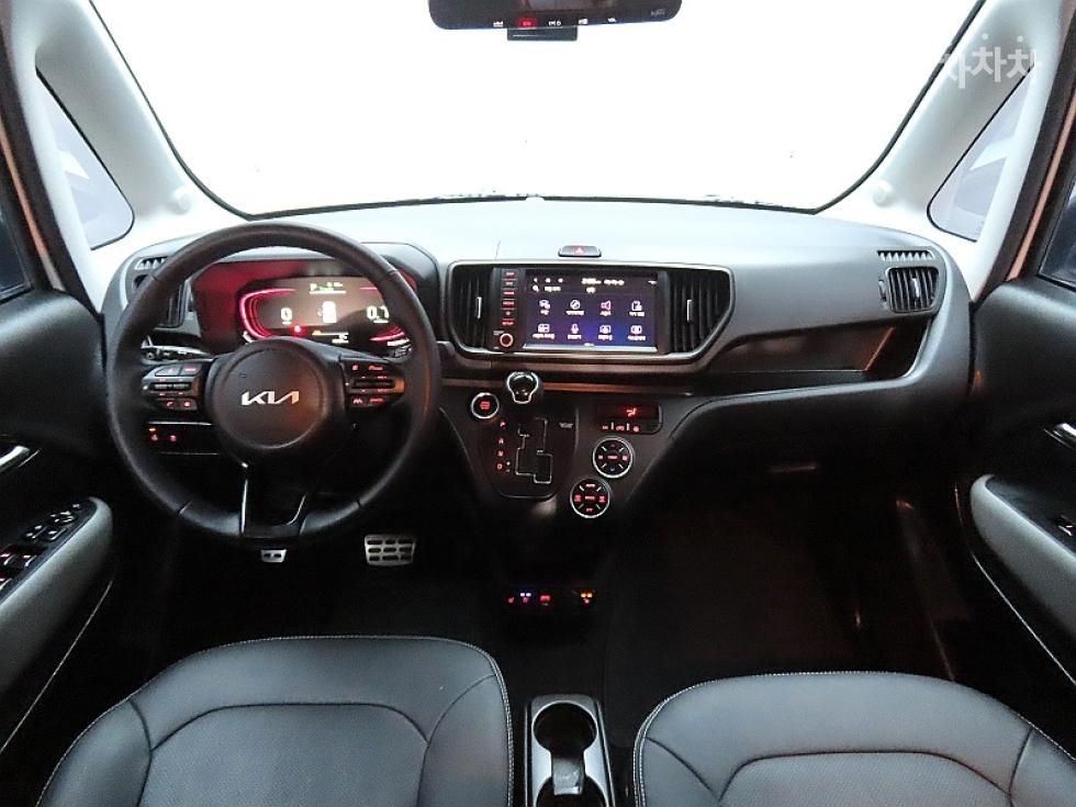 2023 - kia kia