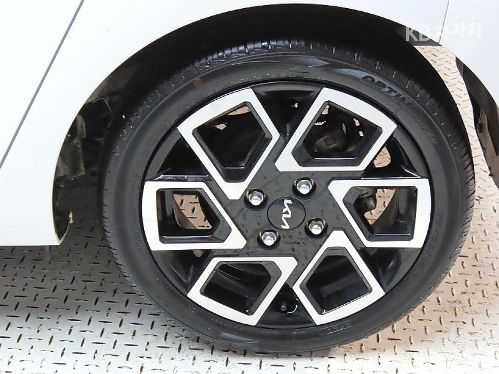 2023 - kia kia