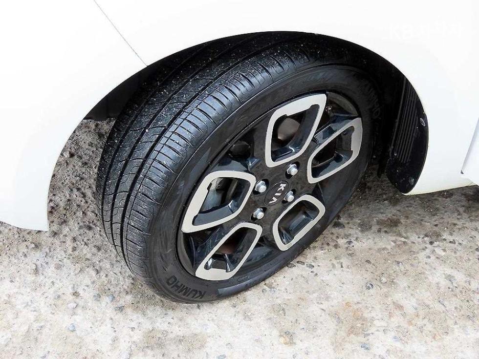 2018 - kia ray