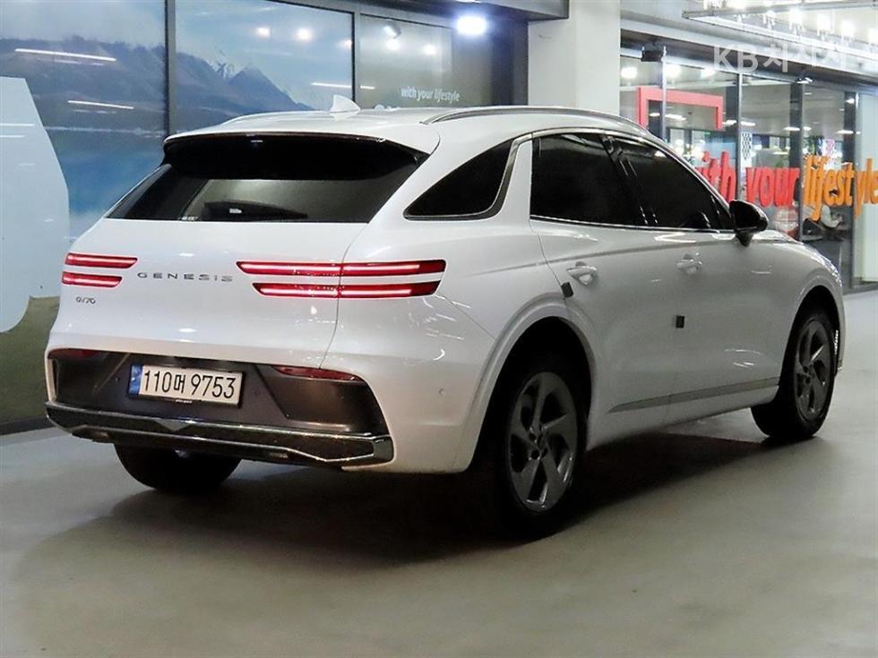 2024 Genesis GV70 photo