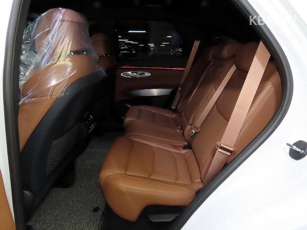 2024 Genesis GV70 photo