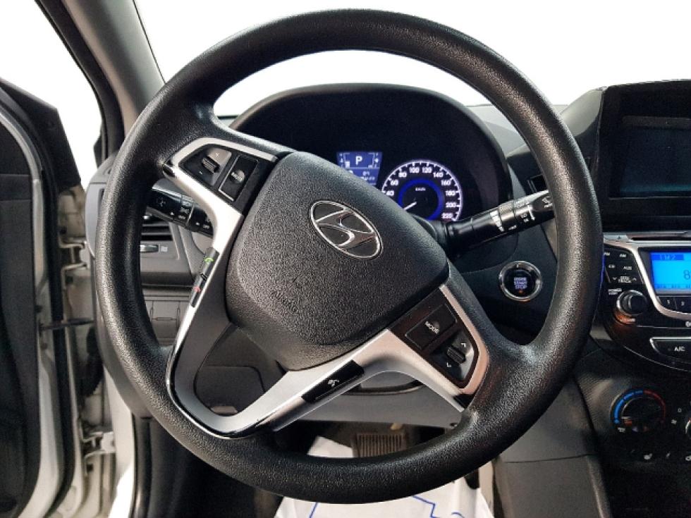 2013 - hyundai accent