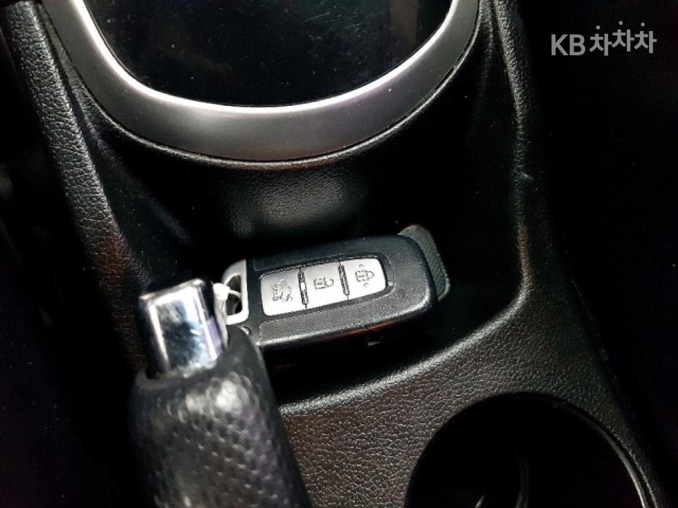 2013 - hyundai accent