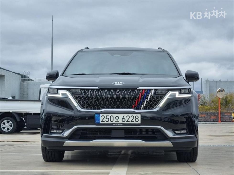 2021 - kia carnival