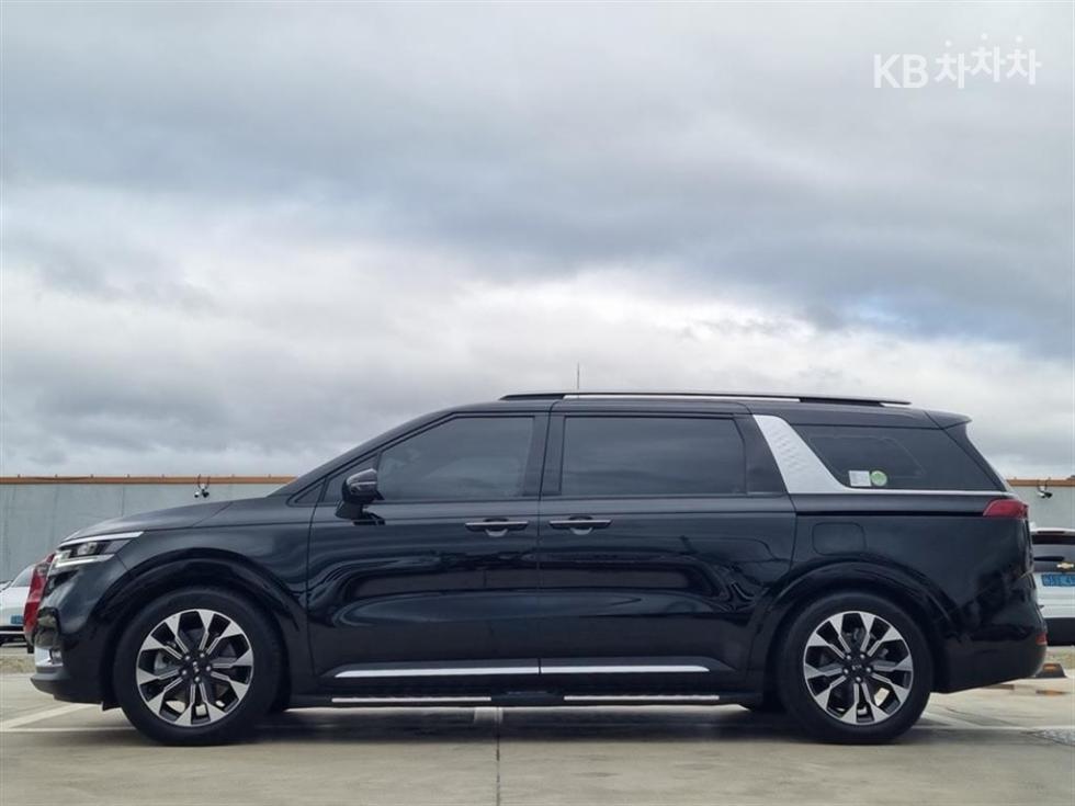 2021 - kia carnival