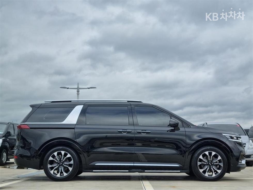 2021 - kia carnival
