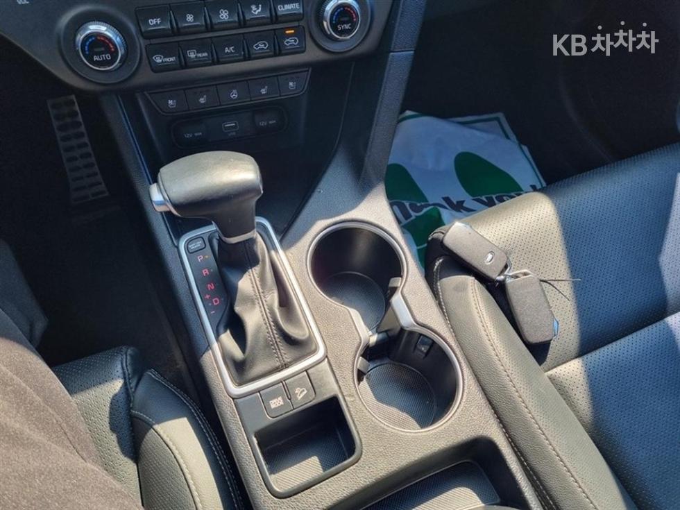 2020 - kia sportage