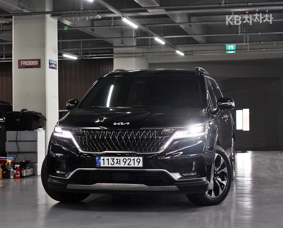2023 - kia carnival