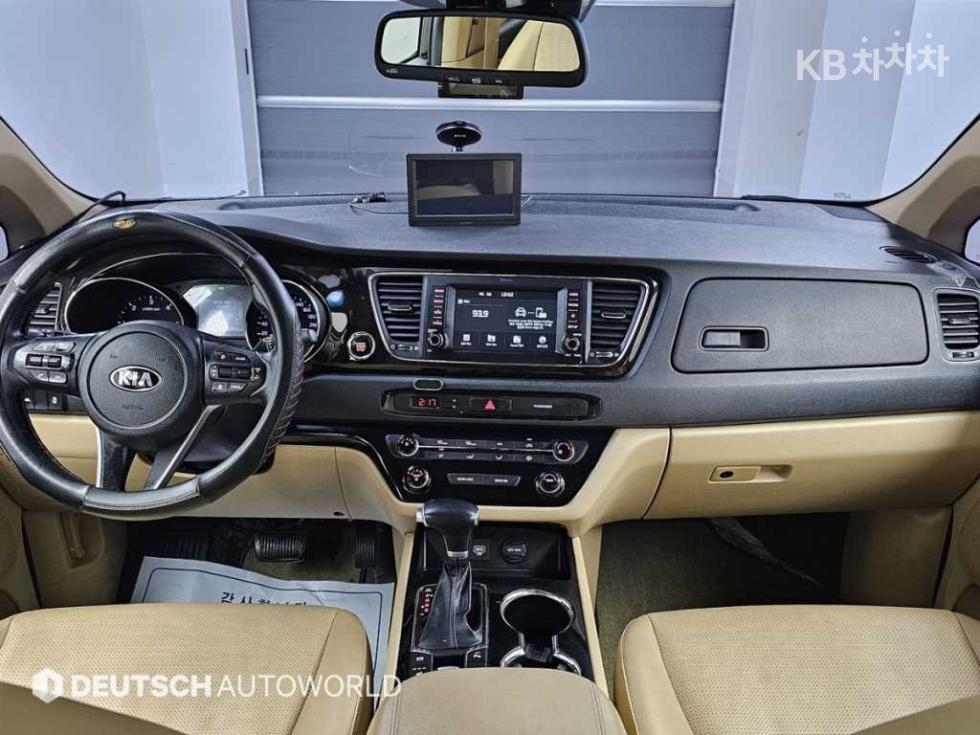 2019 - kia carnival