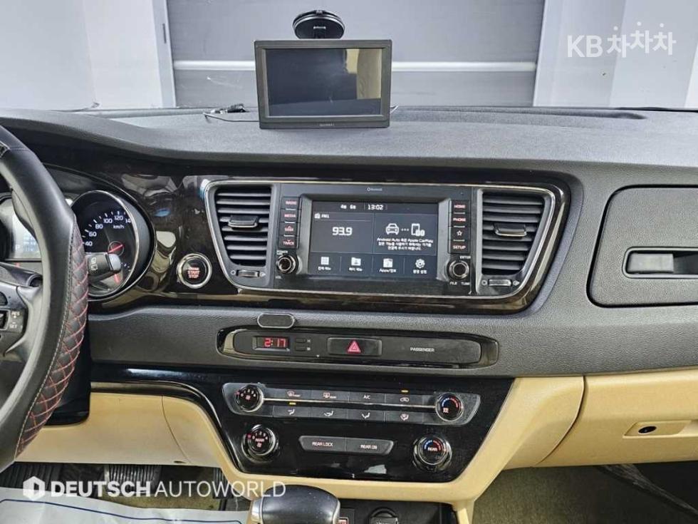 2019 - kia carnival