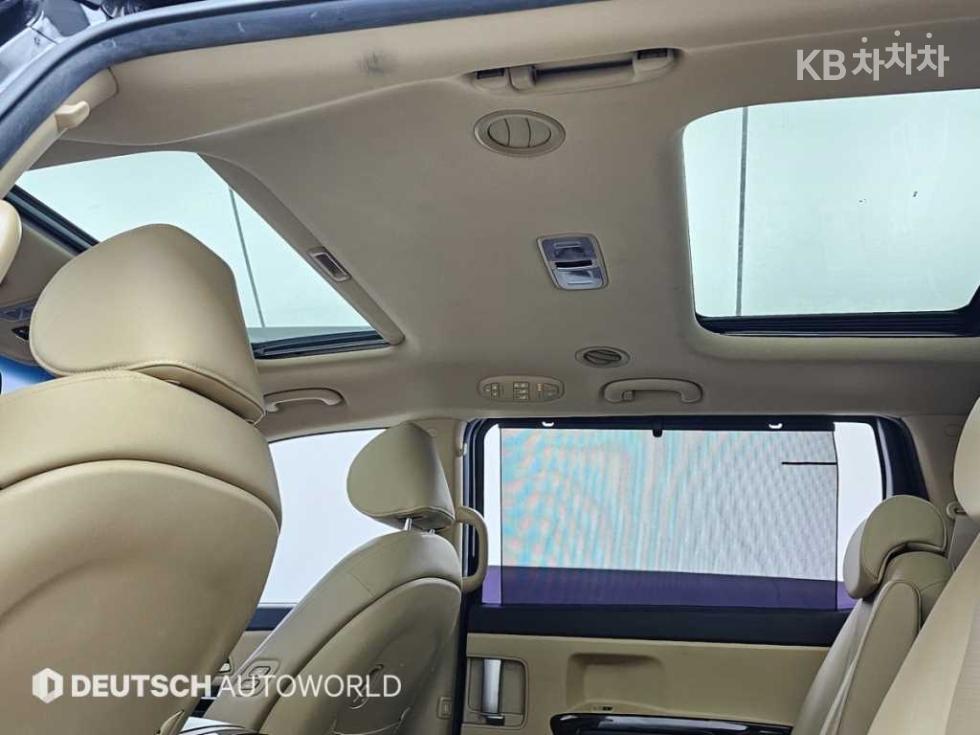 2019 - kia carnival