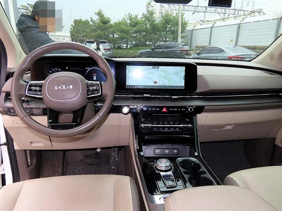 2023 - kia carnival