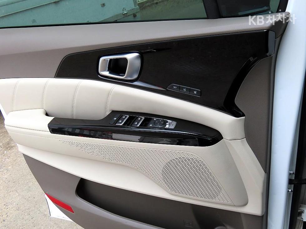2023 - kia carnival